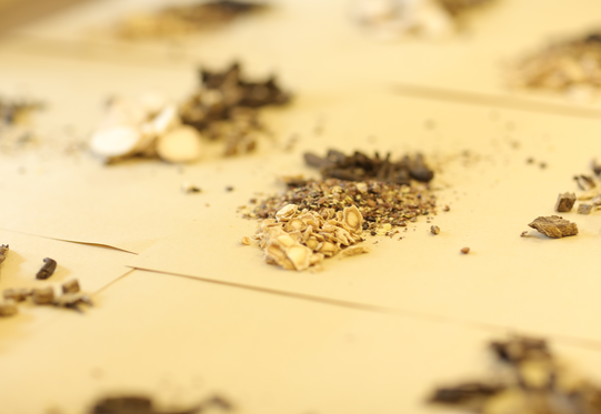 33种禁用农药不得检出！中药质量安全监管从药材源头开始(图1)